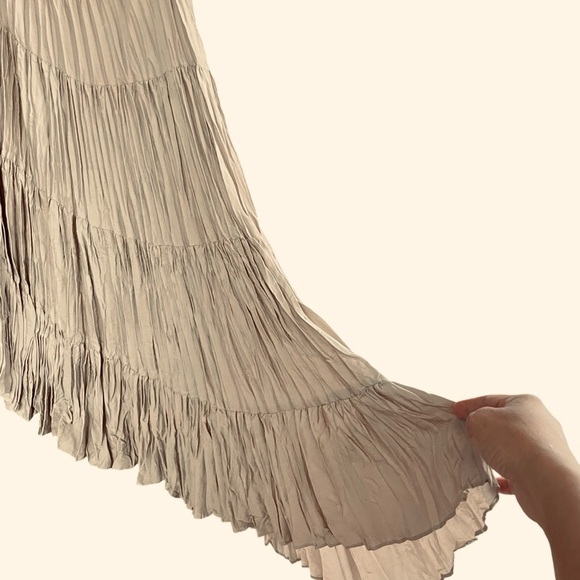 Chico’s Size 1 ( M) Pleated Maxi Skirt Beige Champagne Crinkle Boho Resort Style - Picture 7 of 12